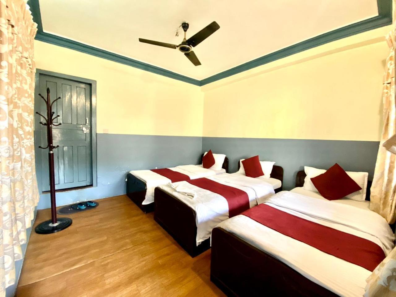 Piya Guest house&restaurant Pokhara Extérieur photo