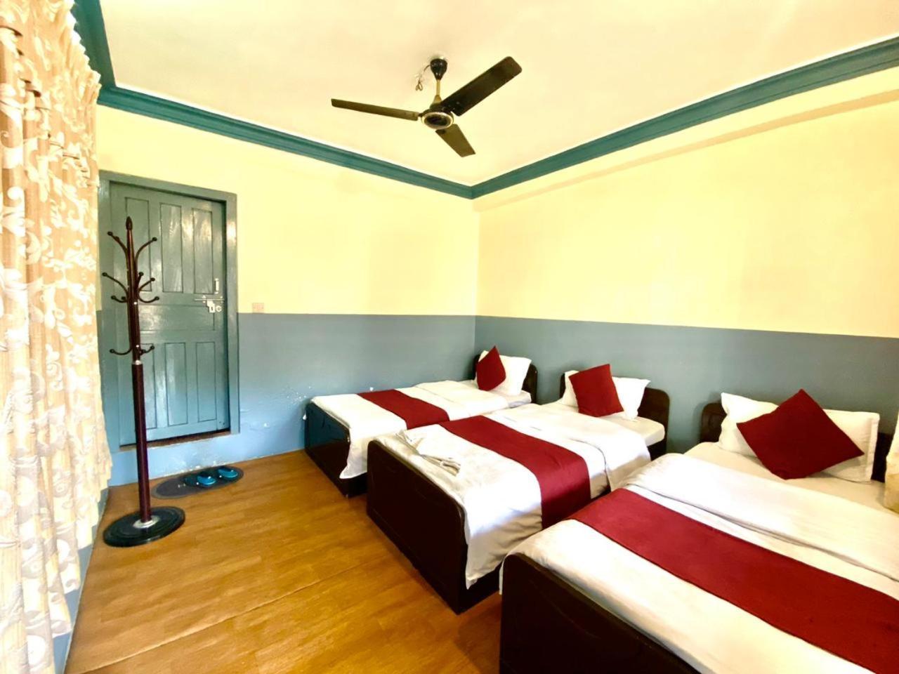 Piya Guest house&restaurant Pokhara Extérieur photo